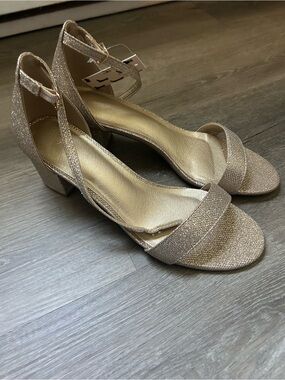 Women’s Glitter Block Heel Sandals in Champagne